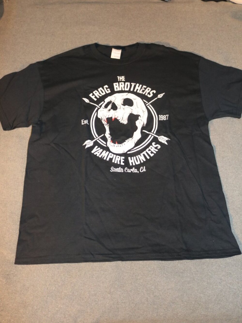 The Lost Boys T-shirt Mens XL Black Gildan 2017 Frog Brothers Vampire Hunters